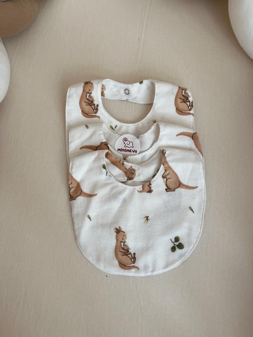 Kanguru Desenli 3'lü Önlük Seti