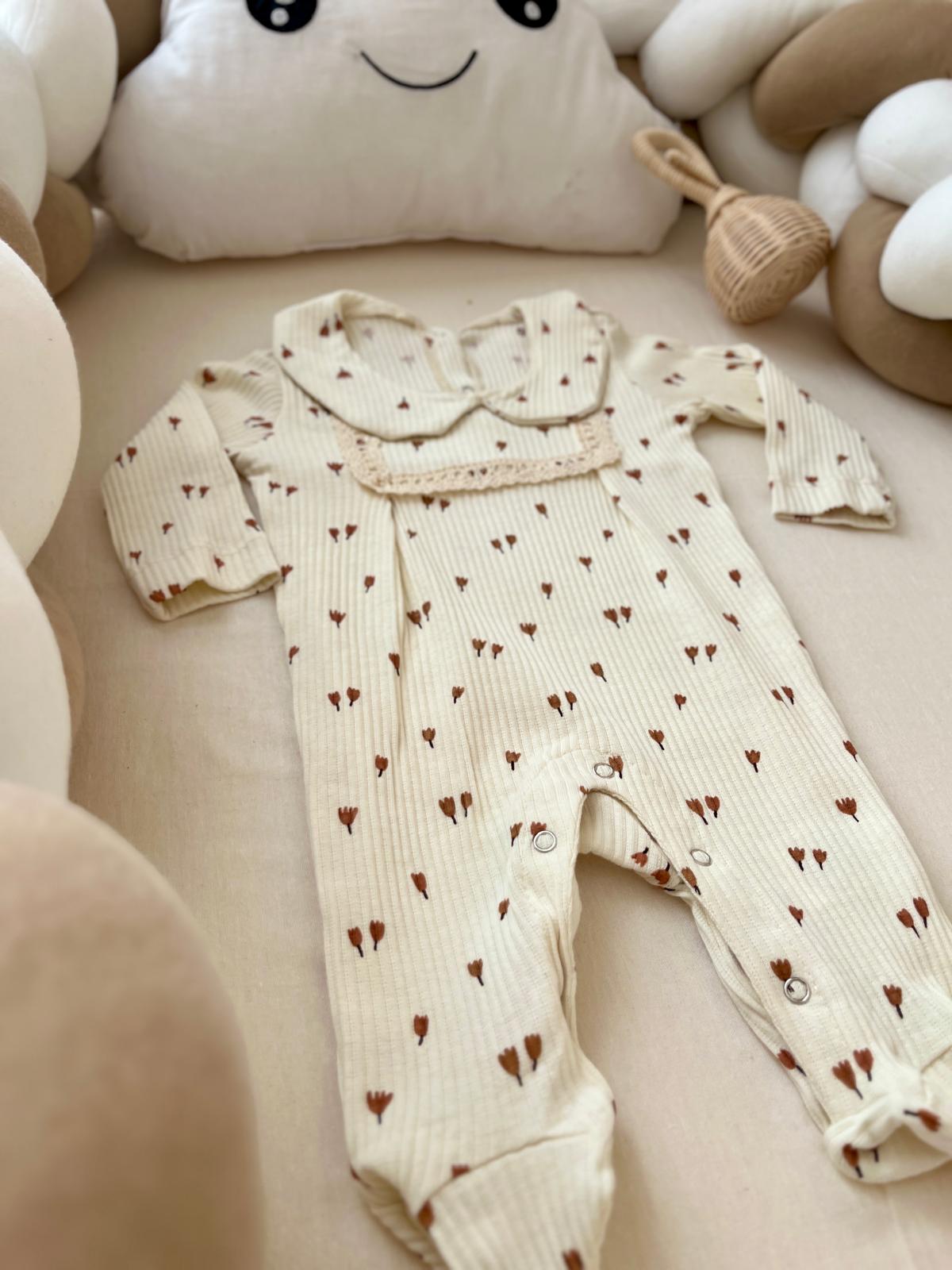 Dantel Detaylı Çiçekli Örme Tulum