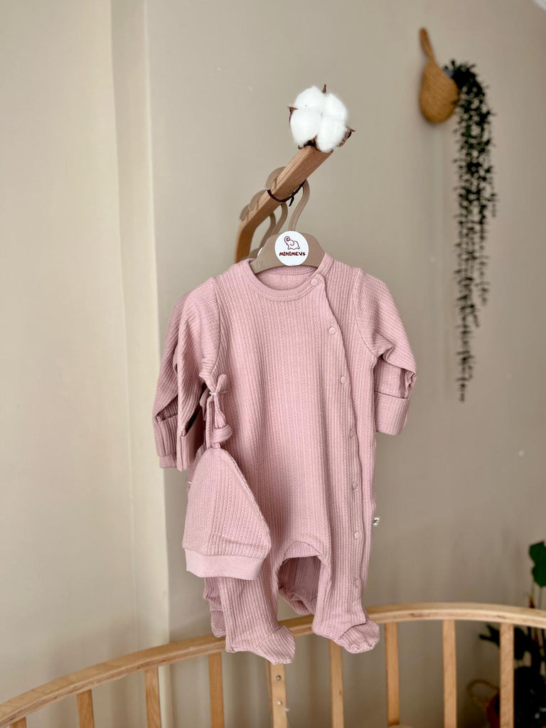 Kruvaze Şapkalı Tulum Seti