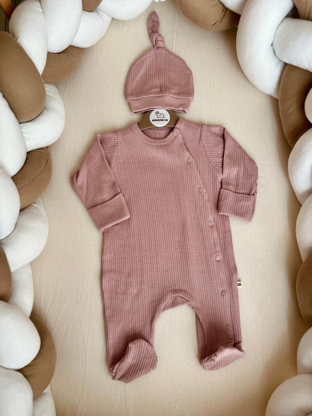 Kruvaze Şapkalı Tulum Seti